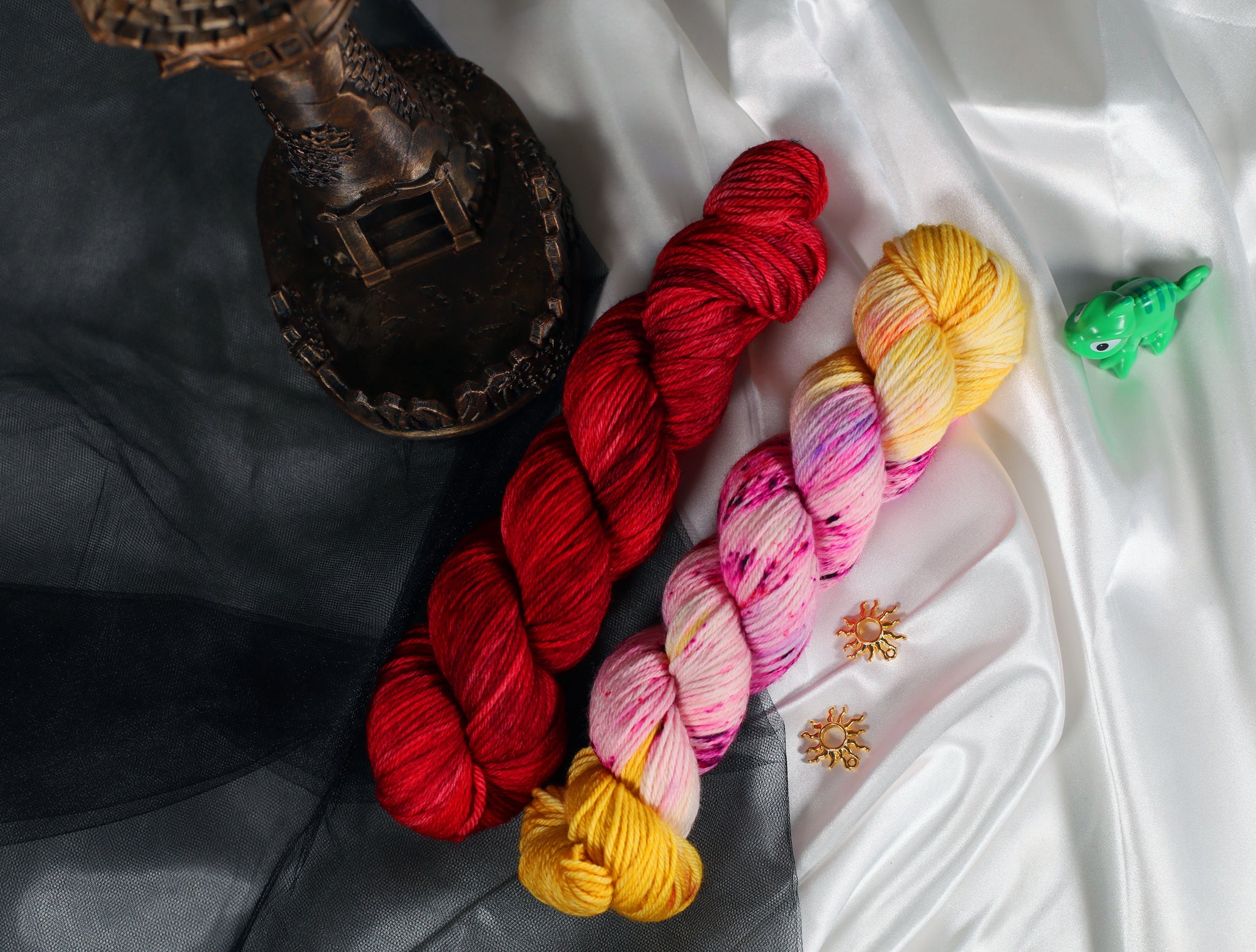 Tangled Glow - Inspired by Rapunzel – Poison Threads